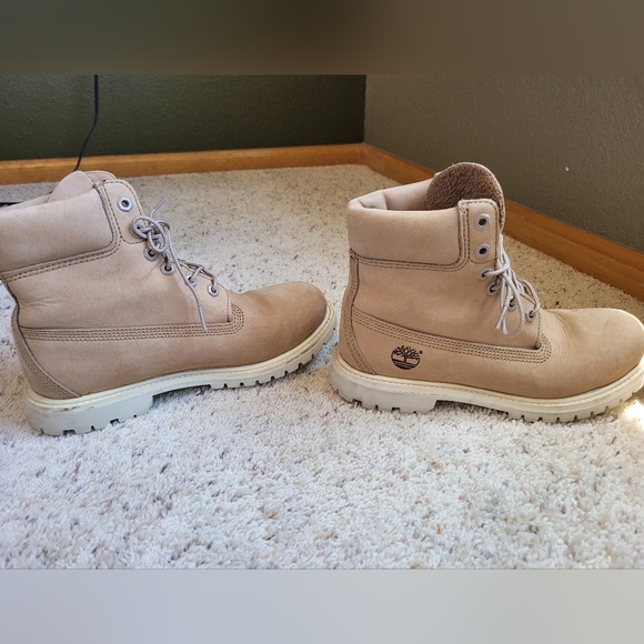 Timberland Boots - Picture 5 of 9